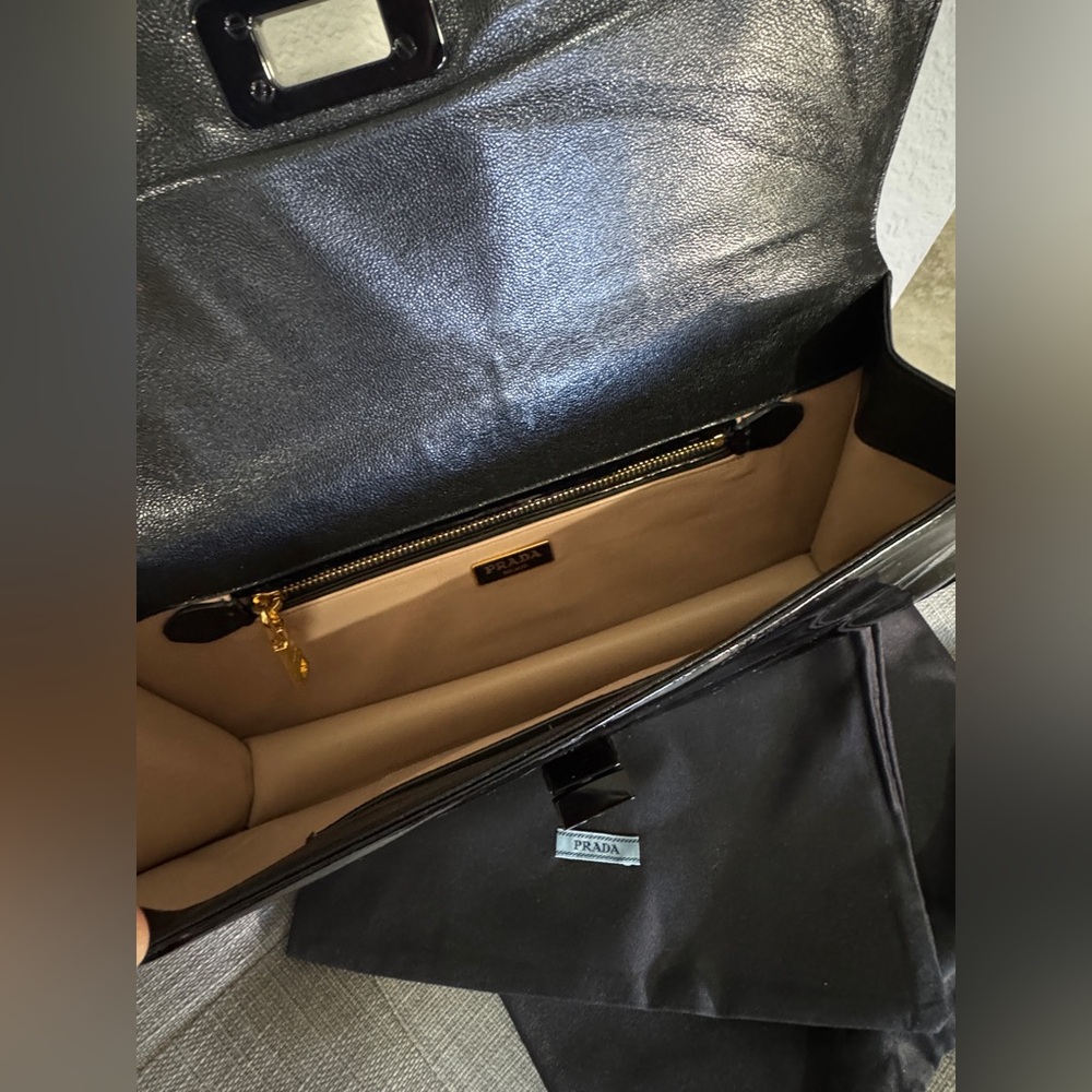 Prada pouch clutch patent leather Turlock bag - Picture 7 of 17